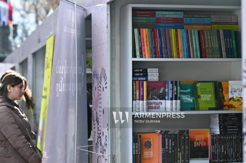 “Новая книга” - 12/26: Аветик Исаакян, Салман Рушди, Эрмине Авакян, Улис Манес