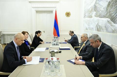 总理接见了欧盟民事特派团新任团长