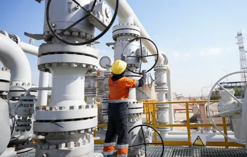 Ирак начал экспортировать нефть через Сирию