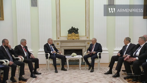 帕什尼扬在与普京会谈中回顾俄罗斯领导层关于卡拉巴赫的声明