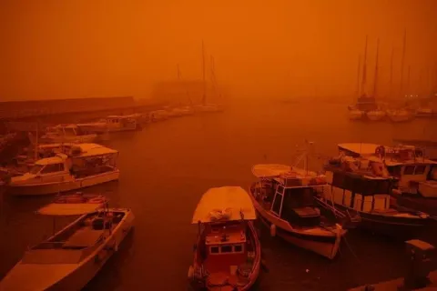 Աֆրիկայից եկած փոշին ծածկել է Կրետե կղզին