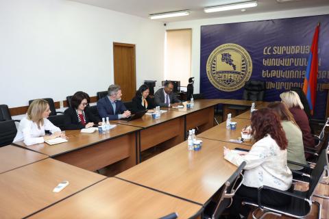 Замминистра территориального управления и инфраструктур Армении и региональный директор АБР обсудили совместные проекты