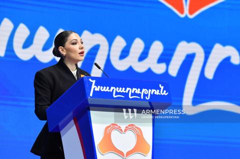 Армении нужна Конституция, которая ставит во главу угла интересы человека и более широкий спектр его прав. Србуи Галян