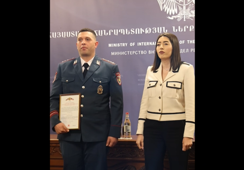 Ministra del Interior de Armenia condecoró a trabajadores del Servicio de Rescate y la Policía