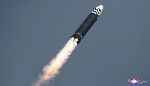 КНДР испытала боеголовку и систему электромагнитного оружия