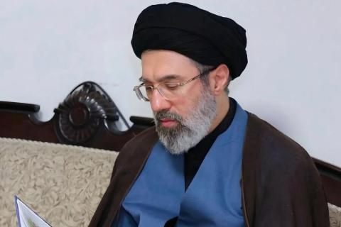 Иран не хочет войны, но будет защищать свои права - Хаменеи