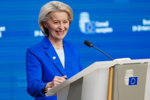 Урсула фон дер Ляйен приветствовала победу оппозиции на выборах в Венгрии