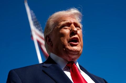 Трамп заявил, что перемирие с Ираном сохраняется