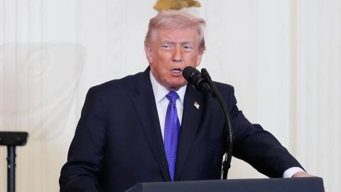 الرئيس الأمريكي دونالد ترامب يٌعلن دخول الحصار البحري المفروض على إيران حيز التنفيذ