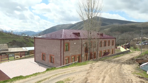 Le Premier ministre Nikol Pashinyan a visité le nouveau jardin d’enfants du village d’Yelpin, dans la communauté d’Areni