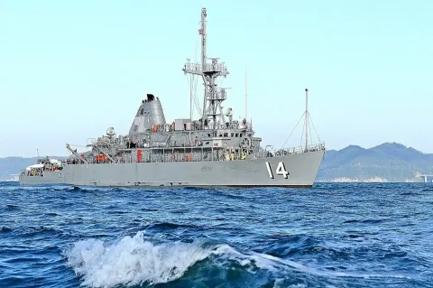 ВМС США направляют группу тральщиков в Ормузский пролив