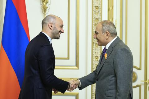 رئيس وزراء الأرمني نيكول باشينيان يستقبل  الوزير المفوض لفرنسا للشؤون الأوروبية بنيامين حداد