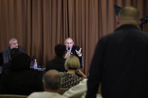 Prime Minister proposes establishing an organization for advocating  interests of SMEs