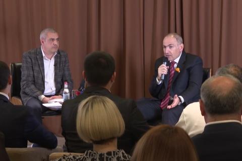 Премьер-министр Пашинян предлагает создать организацию по защите интересов МСП