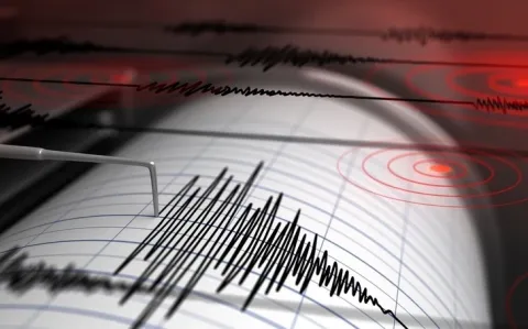 Major 7.5-magnitude quake hits off Japan, tsunami warning issued