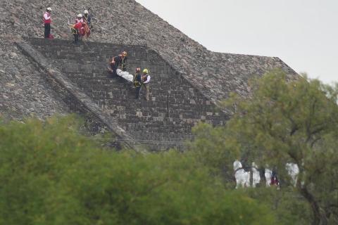 Gunman shoots several tourists at historic pyramids in Mexico, 1 dead