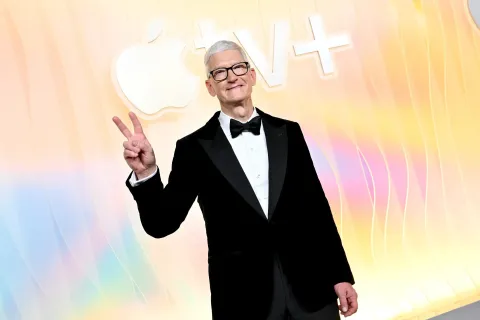 Тим Кук уходит с поста генерального директора Apple