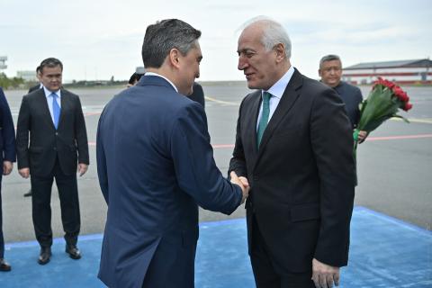 სომხეთის პრეზიდენტი სამუშაო ვიზიტით ასტანაში იმყოფება