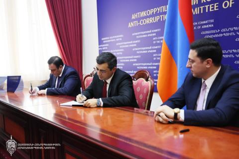 Հակակոռուպցիոն կոմիտեի հնգամյա գործունեության ընթացքում առաջին գիտագործնական ձեռնարկն է լույս տեսել