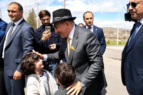 Le Premier ministre s’est familiarisé avec les programmes mis en œuvre dans les régions d’Aragatsotn et de Shirak