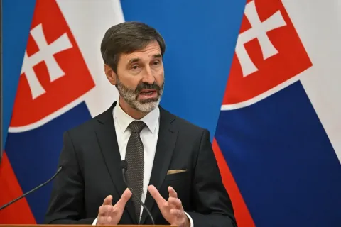 Братислава не участвует в кредите ЕС Украине: глава МИД Словакии