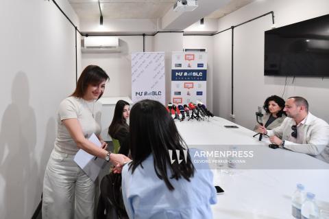 Աննա Հակոբյանը նախընտրական շրջանում «Իմ քայլը» հիմնադրամի ծրագրերը կասեցնելու կամ հետաձգելու պատճառ չի տեսնում