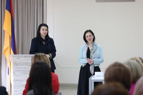 Ժաննա Անդրեասյանը հանդիպել է Երևանի հանրակրթական դպրոցների տնօրենների  հետ