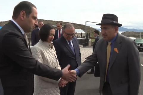 رئيس الوزراء الأرمني نيكول باشينيان يطّلع على أحوال روضة الأطفال التي تم ّبناؤها حديثاً في منطقة بيردكونك التابعة لمجتمع كافار