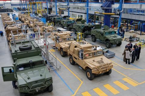 ЕС быстро наращивает военные расходы на фоне планов США вывести часть войск: ЕК