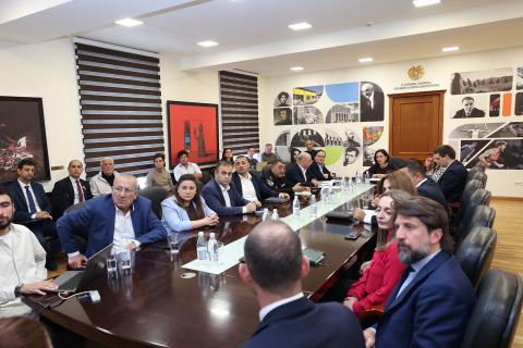 ԿԳՄՍ նախարարի գլխավորությամբ կայացել է «Tour of Armenia» հեծանվավազքի անցկացման միջգերատեսչական հանձնաժողովի նիստ