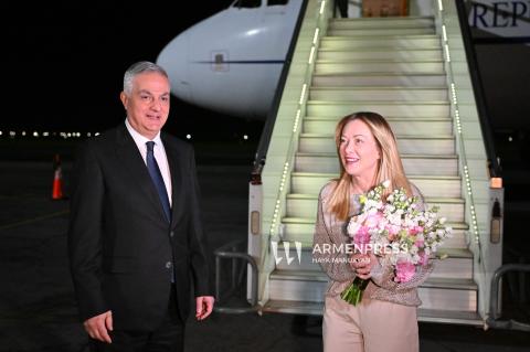 La Première ministre  italienne , Giorgia Meloni, est arrivée à Erevan