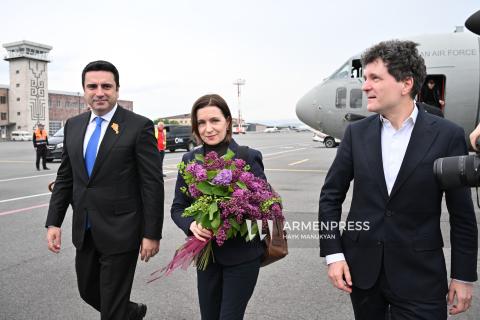 رئيسا مولدوفا ورومانيا يصلان إلى أرمينيا-فيديو-