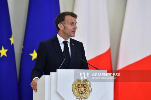 Macron calls for de-escalation in Middle East