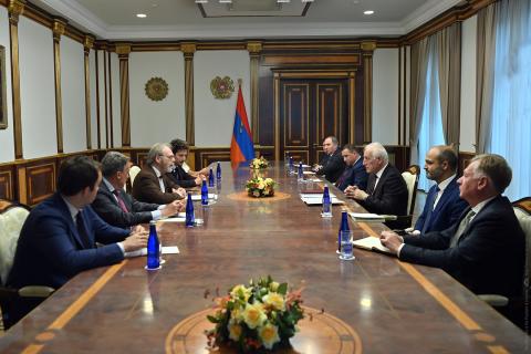 Le Président Vahagn Khatchatourian a reçu le Président de la Chambre des représentants belge, Peter De Roover