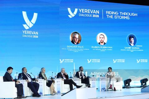 ممثّل تركيا في عملية تطبيع العلاقات بين أرمينيا وتركيا سردار كيليتش يرى إنجازات كبيرة في هذا الصدد