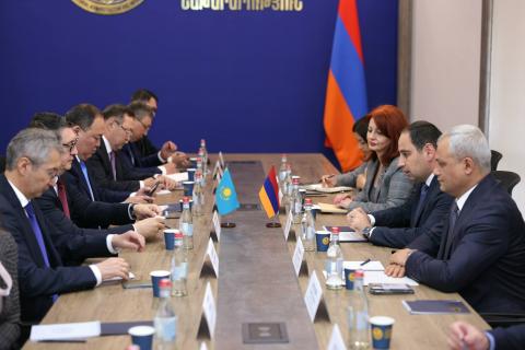 Armenian minister, Kazakhstan’s Nuclear Energy Agency chief hold talks