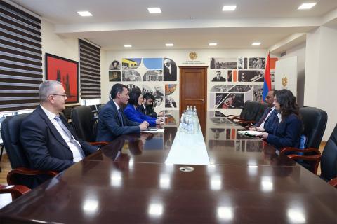 ՀՀ ԿԳՄՍ նախարարը Մուրդոք համալսարանի Դուբայի մասնաճյուղի գործադիր տնօրենի հետ քննարկել է համագործակցության հեռանկարները