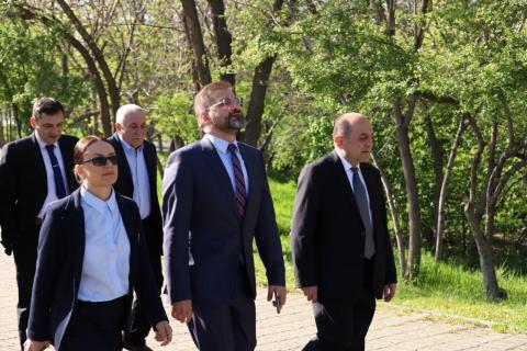 Члены партии «За Республику» проведут предвыборную кампанию в Котайке и Ереване