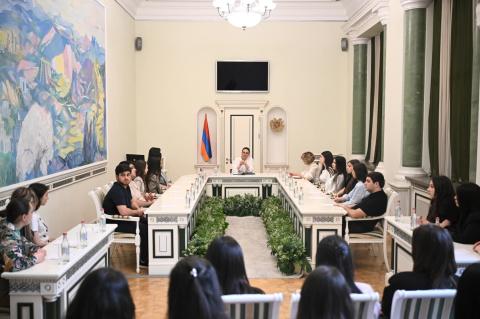 ՀՀ գլխավոր դատախազը ԵՊՀ ուսանողների հետ հանդիպմանն անդրադարձել է դատախազին ներկայացվող պահանջներին