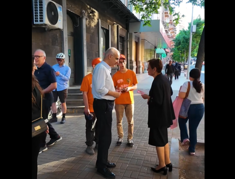 ANC members campaign on Yerevan streets ahead of elections