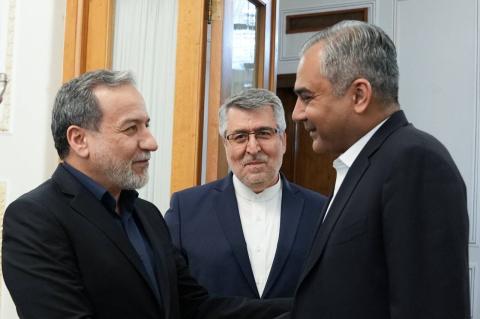 Արաղչին հանդիպել է Պակիստանի ներքին գործերի նախարարի հետ