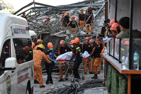 Death toll rises to three, 17 still missing after Philippines building collapse