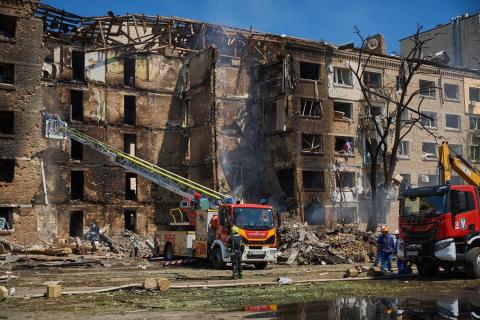 Россия нанесла удар по Украине ракетой “Орешник”: сообщается о взаимных ударах