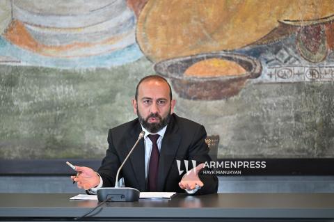 Արարատ Միրզոյանը հիվանդ երևակայության արդյունք որակեց «Հայաստանում 300 հազար ադրբեջանցիների բնակեցման» մասին թեզը