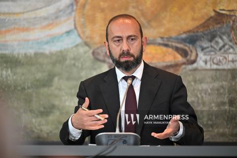 Հիվանդ երևեկայություն. Միրզոյանը 300 000 ադրբեջանցիների վերադարձի թեզի մասին