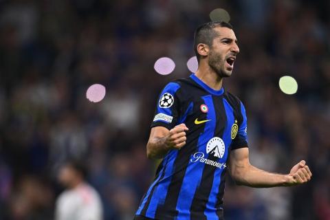 الهداف التاريخي للمنتخب الأرمني لكرة القدم وقائده السابق هنريك مخيتاريان سيظل في صفوف إنتر ميلان لموسم آخر