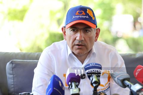 Никол Пашинян обвинил Самвела Карапетяна в шпионской деятельности в Армении