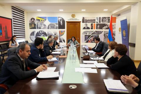 Քննարկվել են Հանրապետության հրապարակի և Օպերային թատրոնի 100-ամյակների միջոցառումների առաջարկները