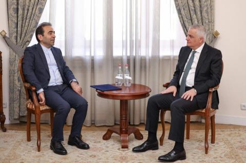 Armenian deputy PM meets Iranian ambassador