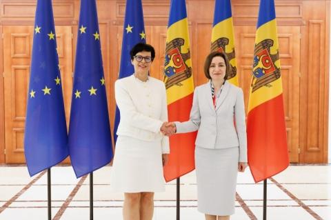 Մոլդովայի նախագահը ԵՄ ընդլայնման հարցերով հանձնակատարի հետ քննարկել է անդամակցության գործընթացի հաջորդ քայլերը. Moldpres
